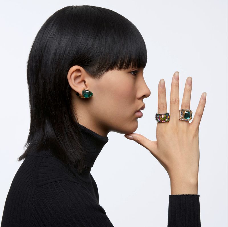 Pendiente-stud-Lucent-Individual-Verde-Baño-tono-oro