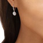 Aretes-Attract-Light-blanco-baño-de-rodio