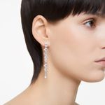 Pendientes-Mesmera-Tallas-mixtas-Largos-Blancos-Baño-de-rodio