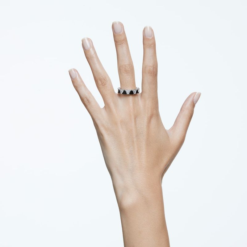 Anillo-de-coctel-Millenia-Cristales-de-talla-triangular-Negro-Baño-de-rodio-1739563175884